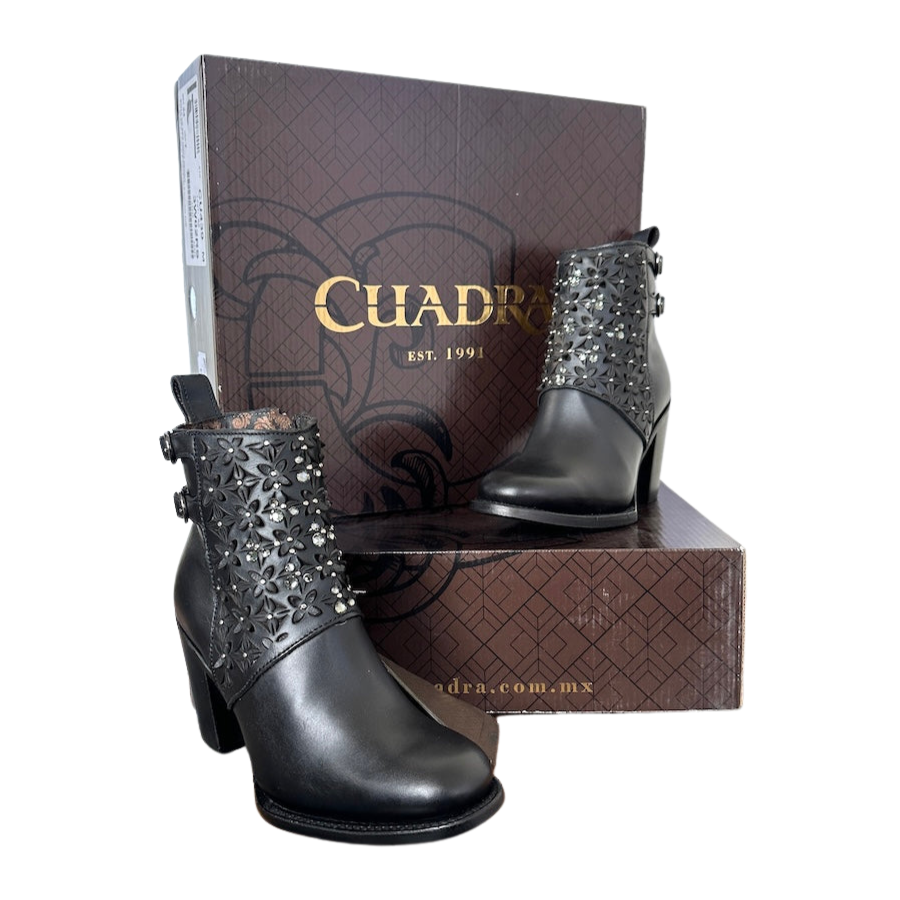 Cuadra Wmns Black Laser & Crystals Round Toe Boots 3W02RS