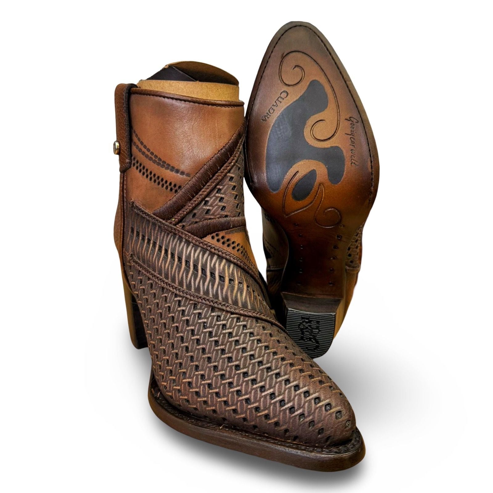 Cuadra | Wmns Botin de Res Crust Taupe Brown Laser Embroidered Stud Zipper 3F0TRS